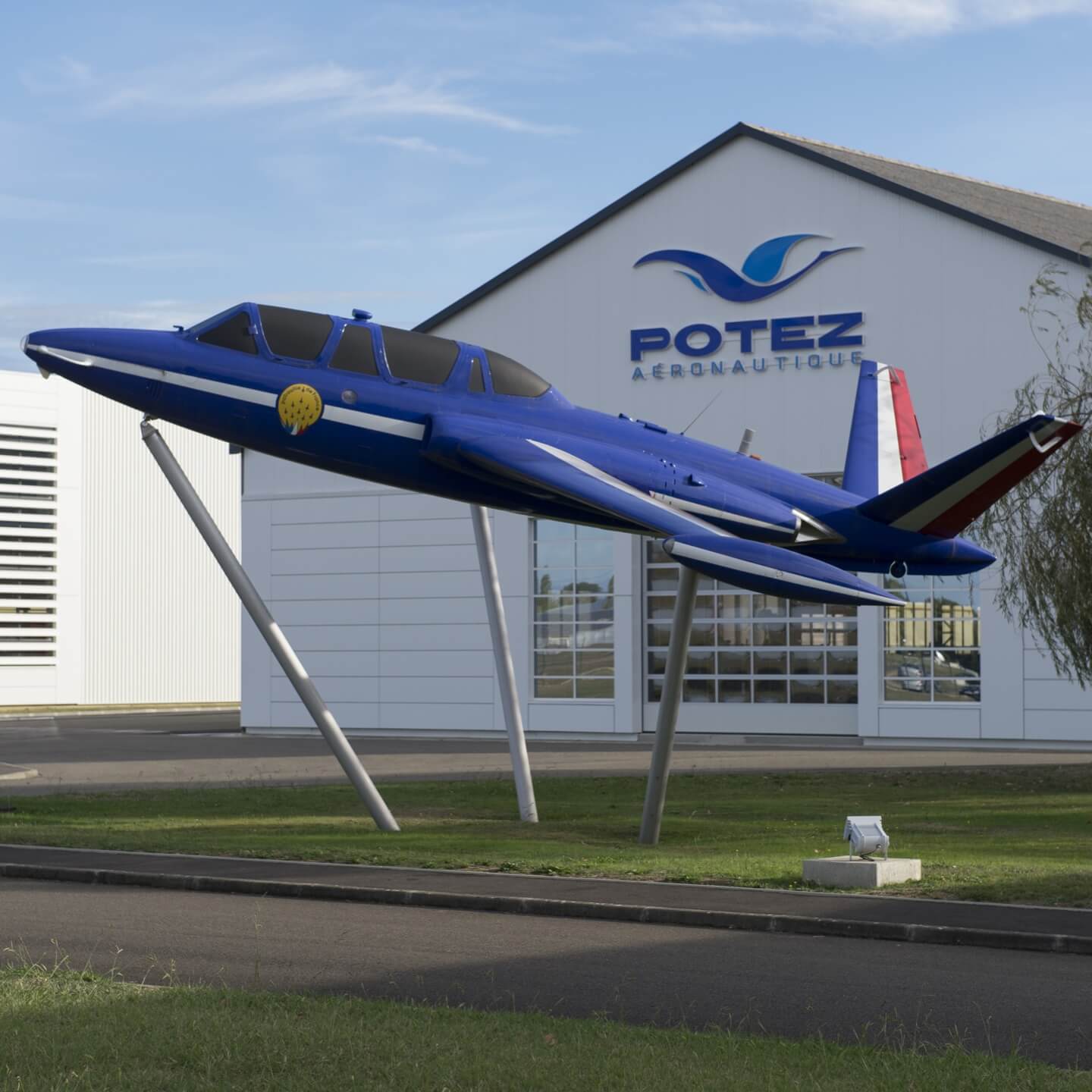 Extérieur bâtiment Potez Aéronautique - Fouga CM 170 Magister